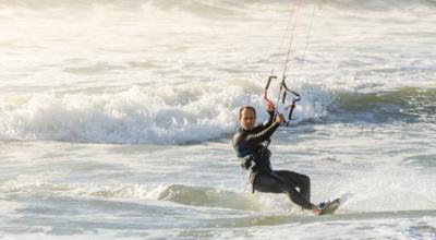 Kitesurfing